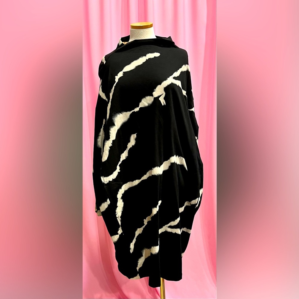 Urban by Alembika marble dress with pockets and high collar